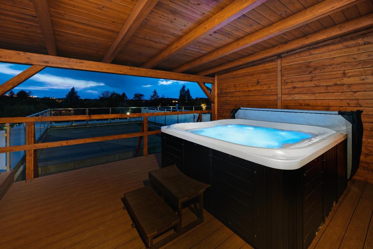 Hotell Aura Design & Garden Pool