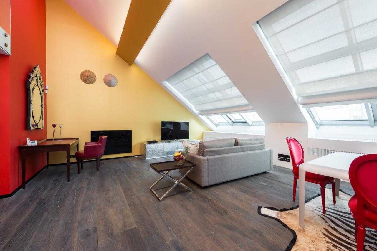 Empirent Rooftop Collection Prag
