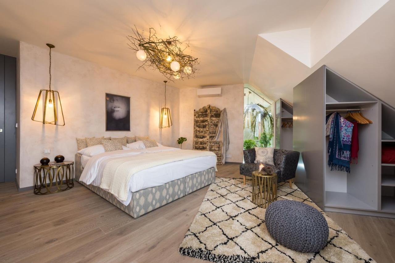 Empirent Rooftop Collection Apartment Prag