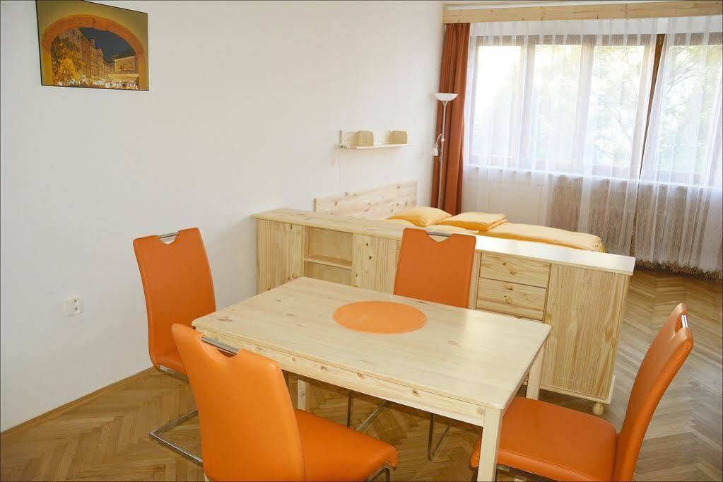 Machek Apartment *