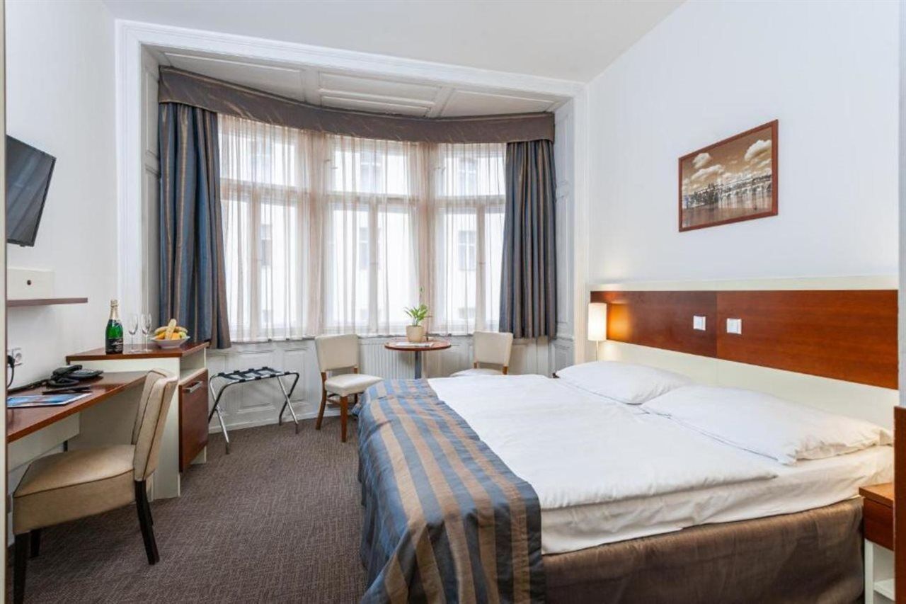 Hotel Gloria 4*