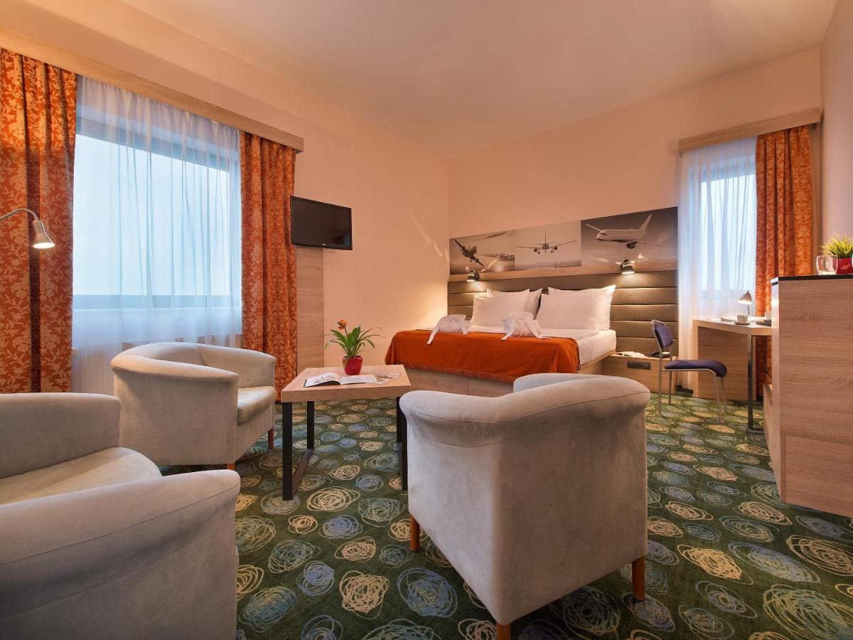 Hotel Ramada Airport