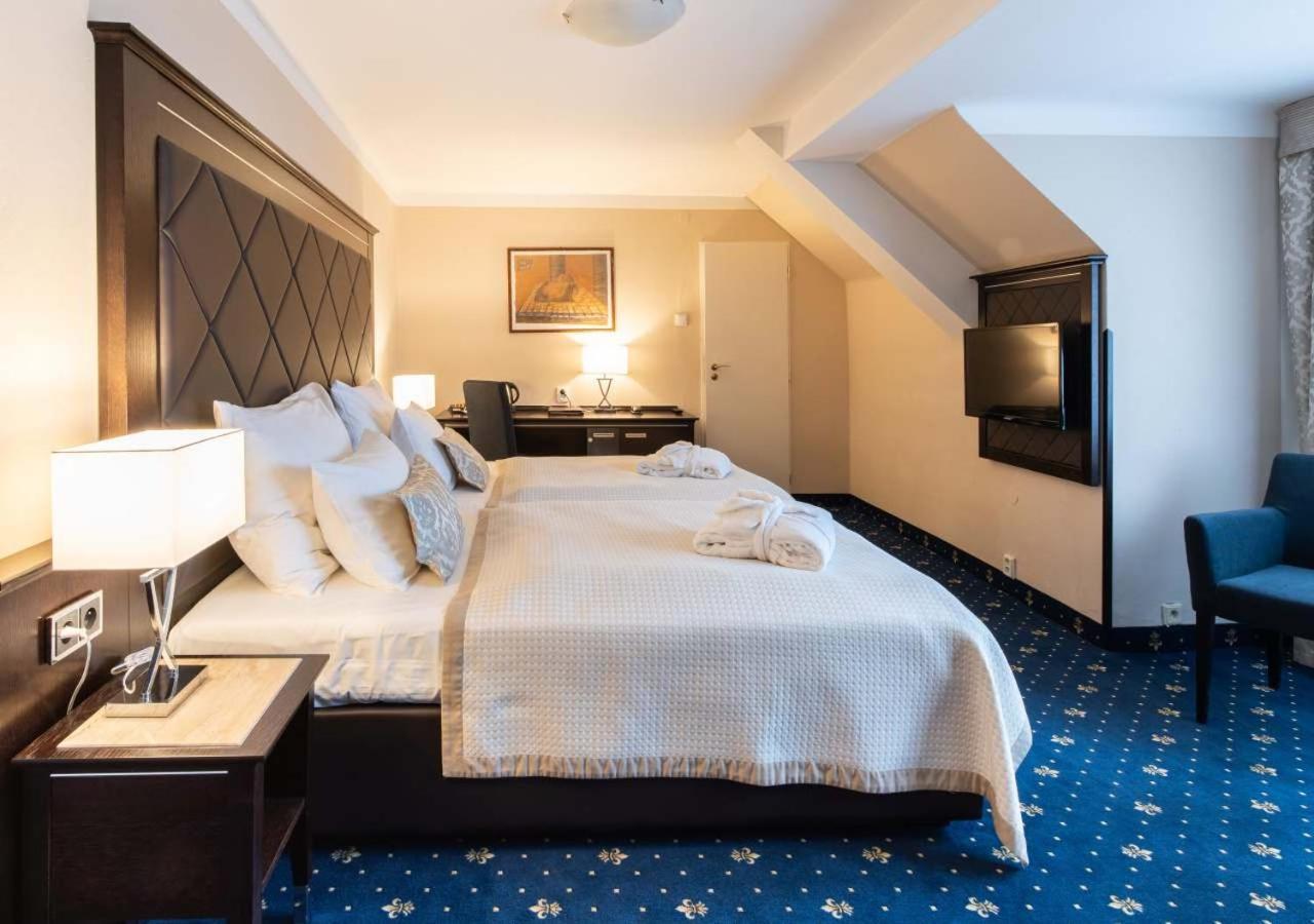 Pytloun Old Armoury Hotel 4*
