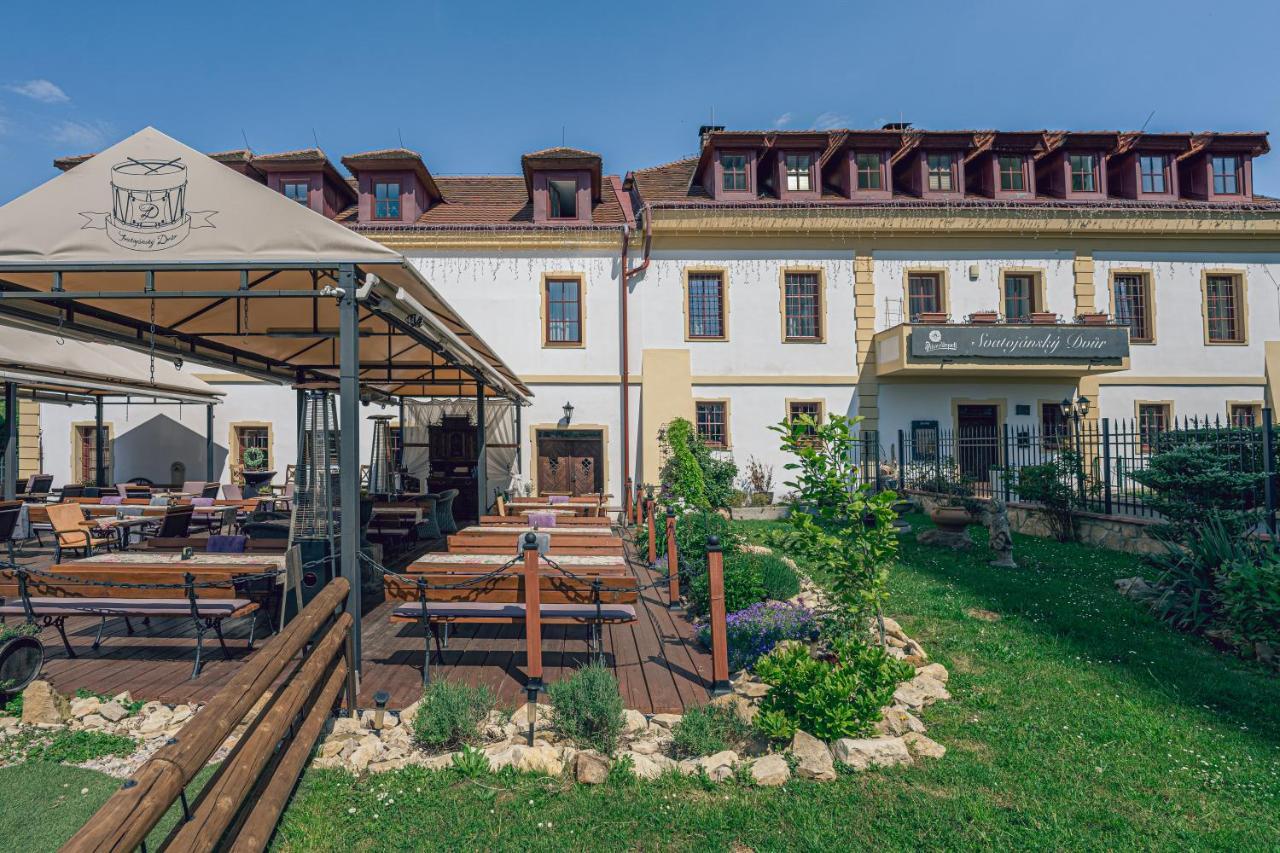 Svatojansky Dvur 4* Prag